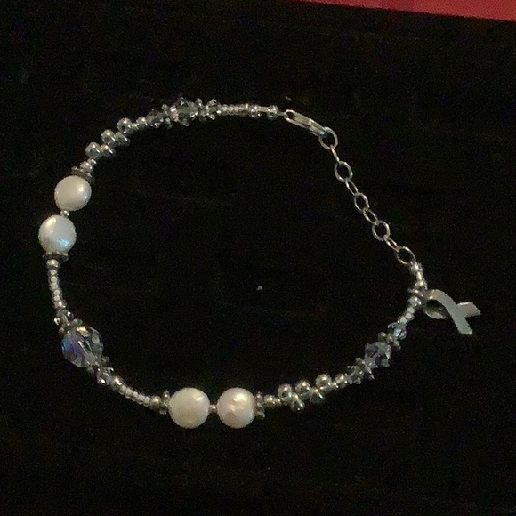 Jewelry - Breast Cancer Ribbon ♥️